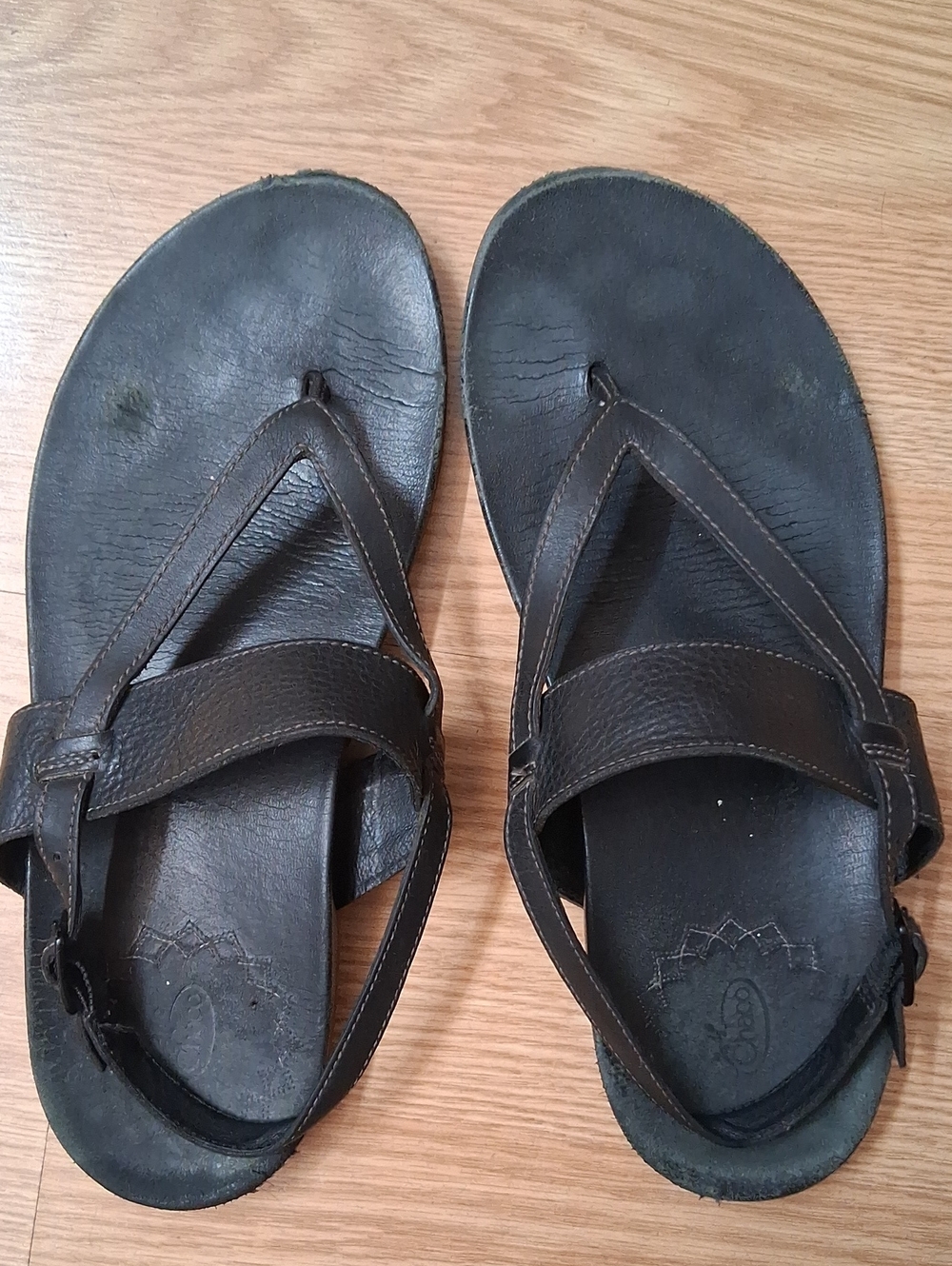 Chaco Maya II Black Leather Slide Sandals with Branded Insole Text. Size 8